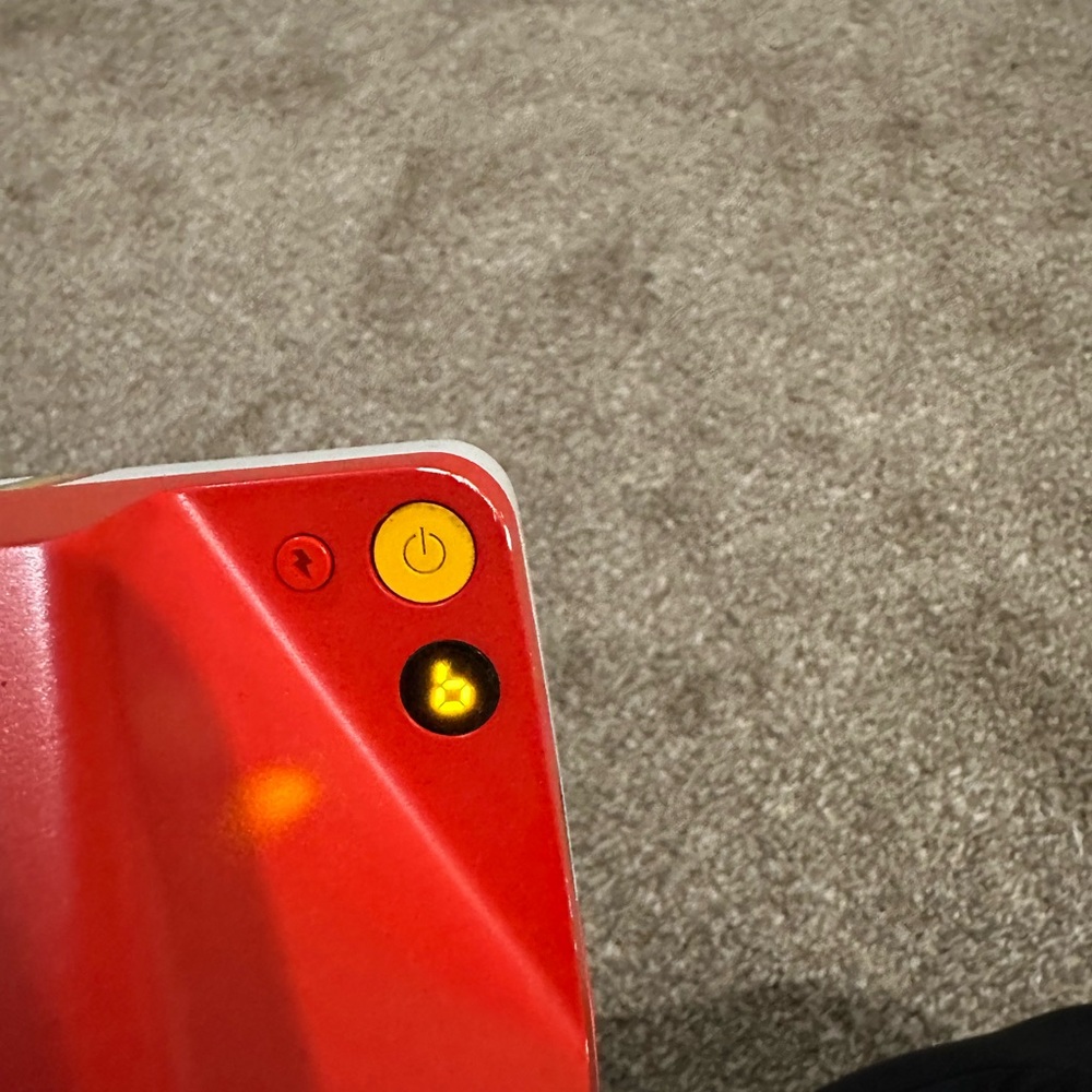Polaroid Now Vibrant Red Instant Camera - Picture 15 of 16